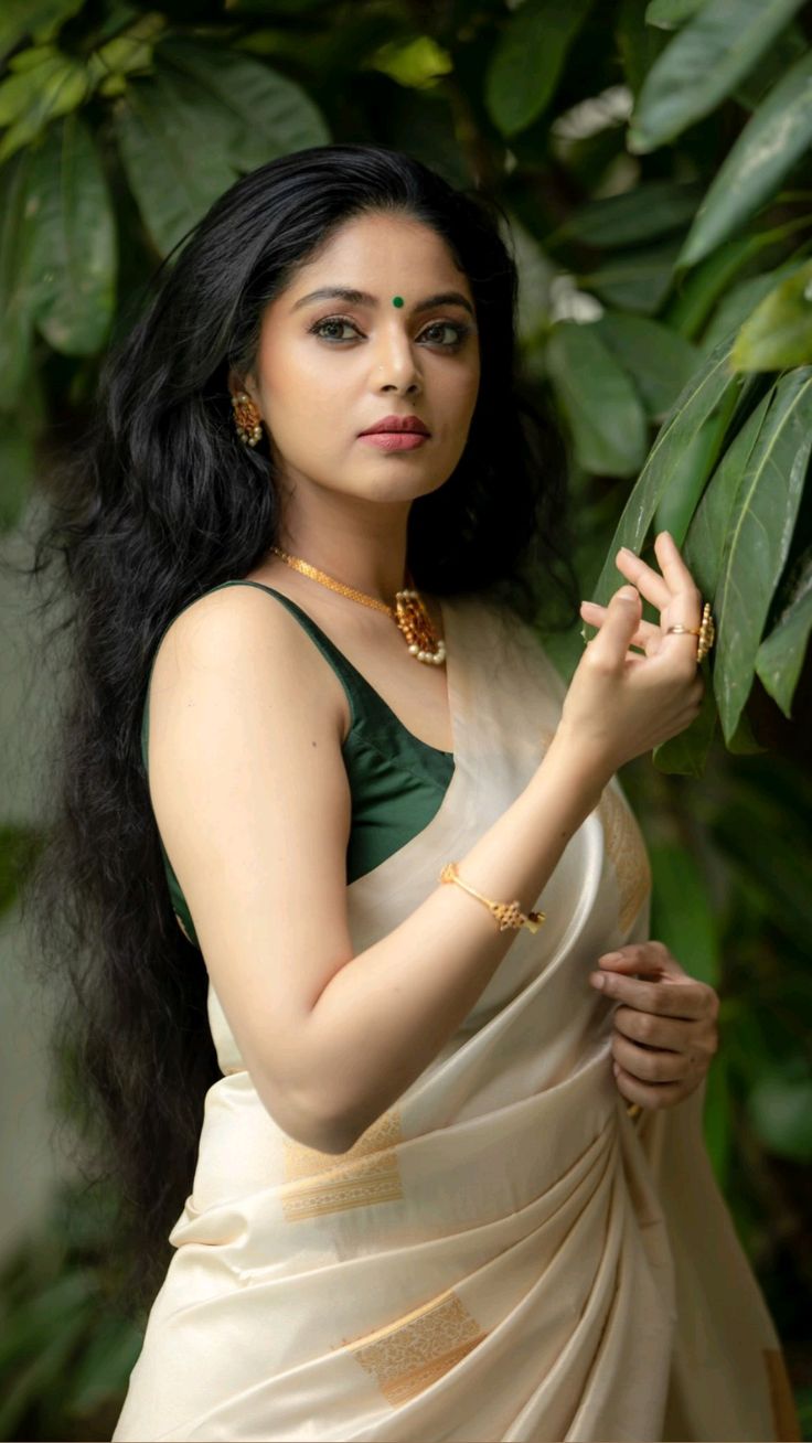 Reshmi white