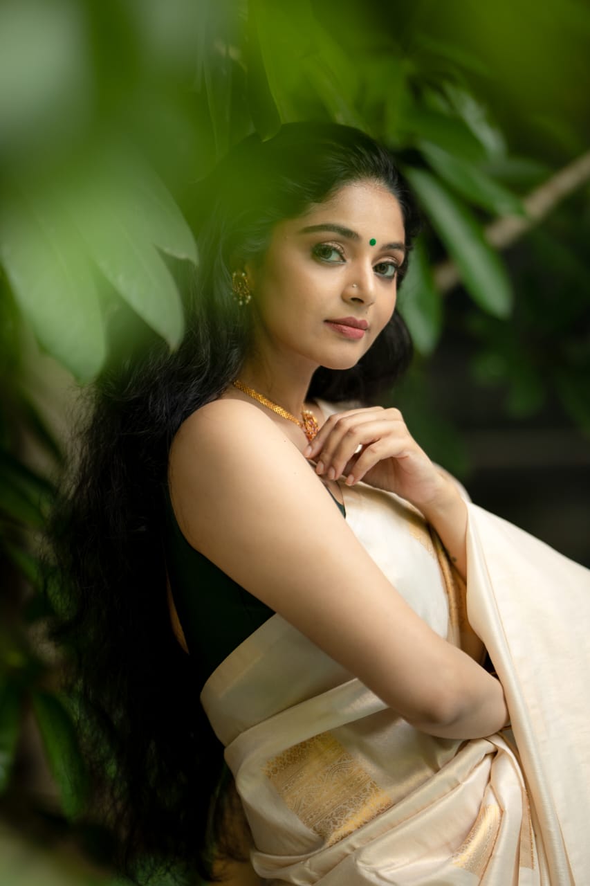 Reshmi white