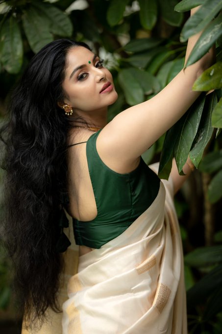 Reshmi white